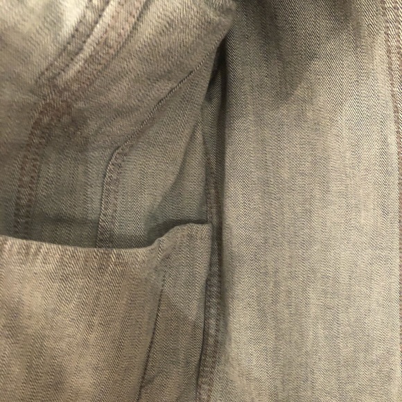 Woman’s Large Crop stretch Jean Jacket - Picture 3 of 4